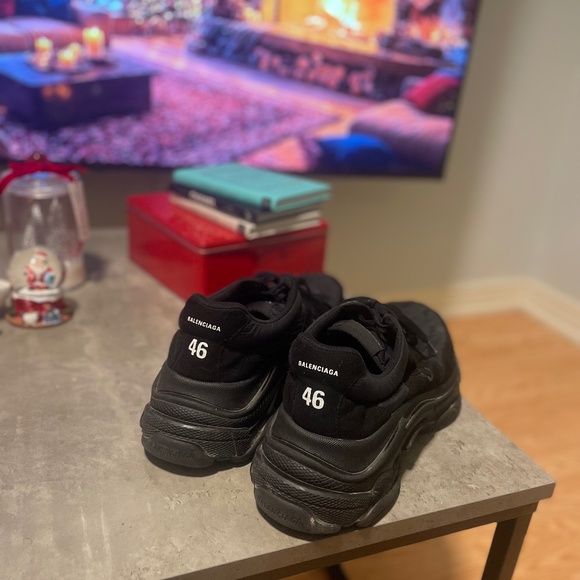 Balenciaga Runners - Picture 1 of 3